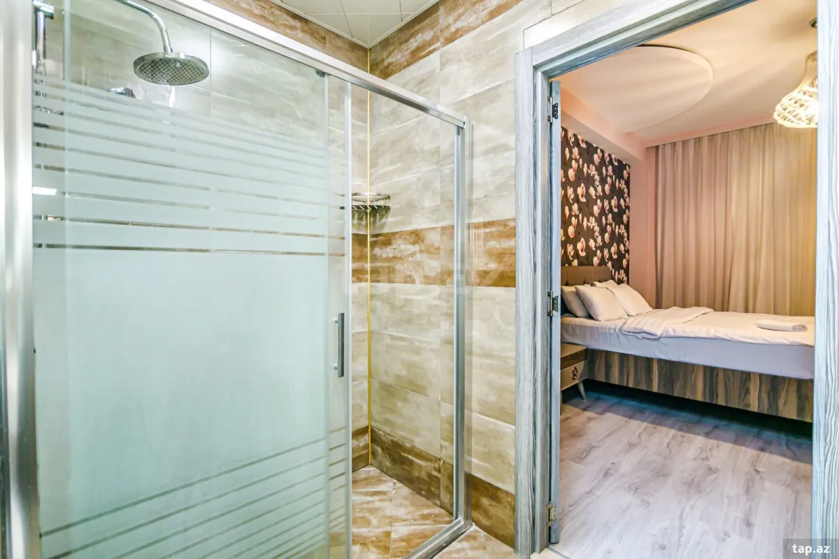 Kirayə verilir 4 otaqlı yeni tikili 140 m²