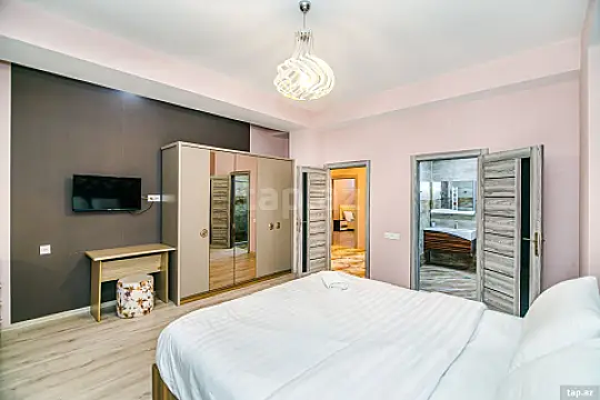 Kirayə verilir 4 otaqlı yeni tikili 140 m²