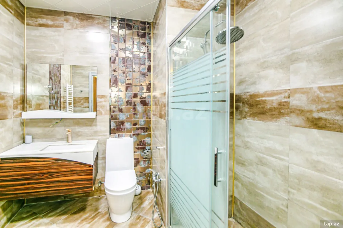 Kirayə verilir 4 otaqlı yeni tikili 140 m²