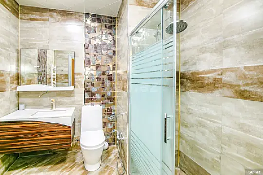 Kirayə verilir 4 otaqlı yeni tikili 140 m²