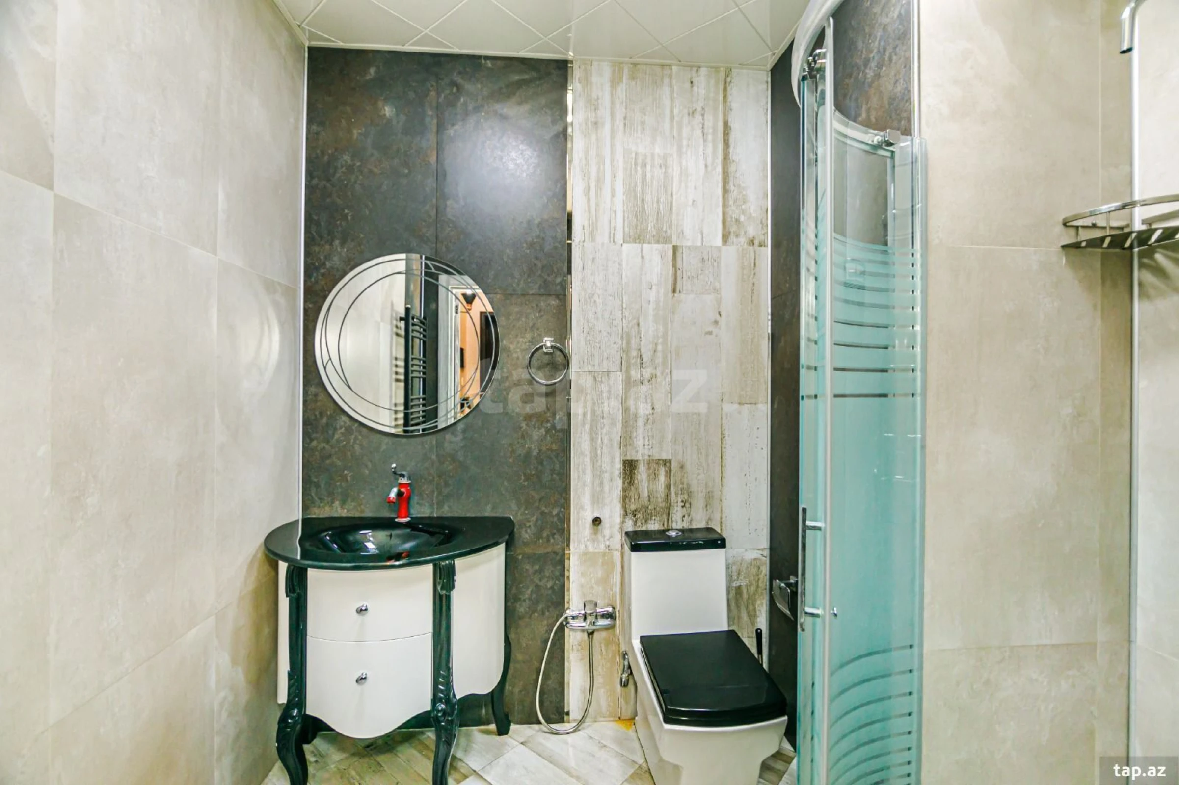 Kirayə verilir 4 otaqlı yeni tikili 140 m²