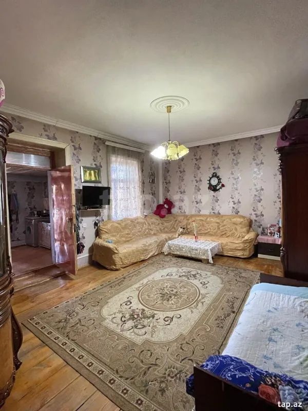 Satılır 4 otaqlı mənzil 90 m²