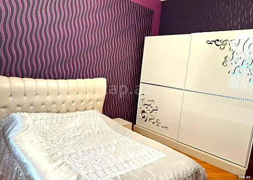 Satılır 6 otaqlı həyət evi