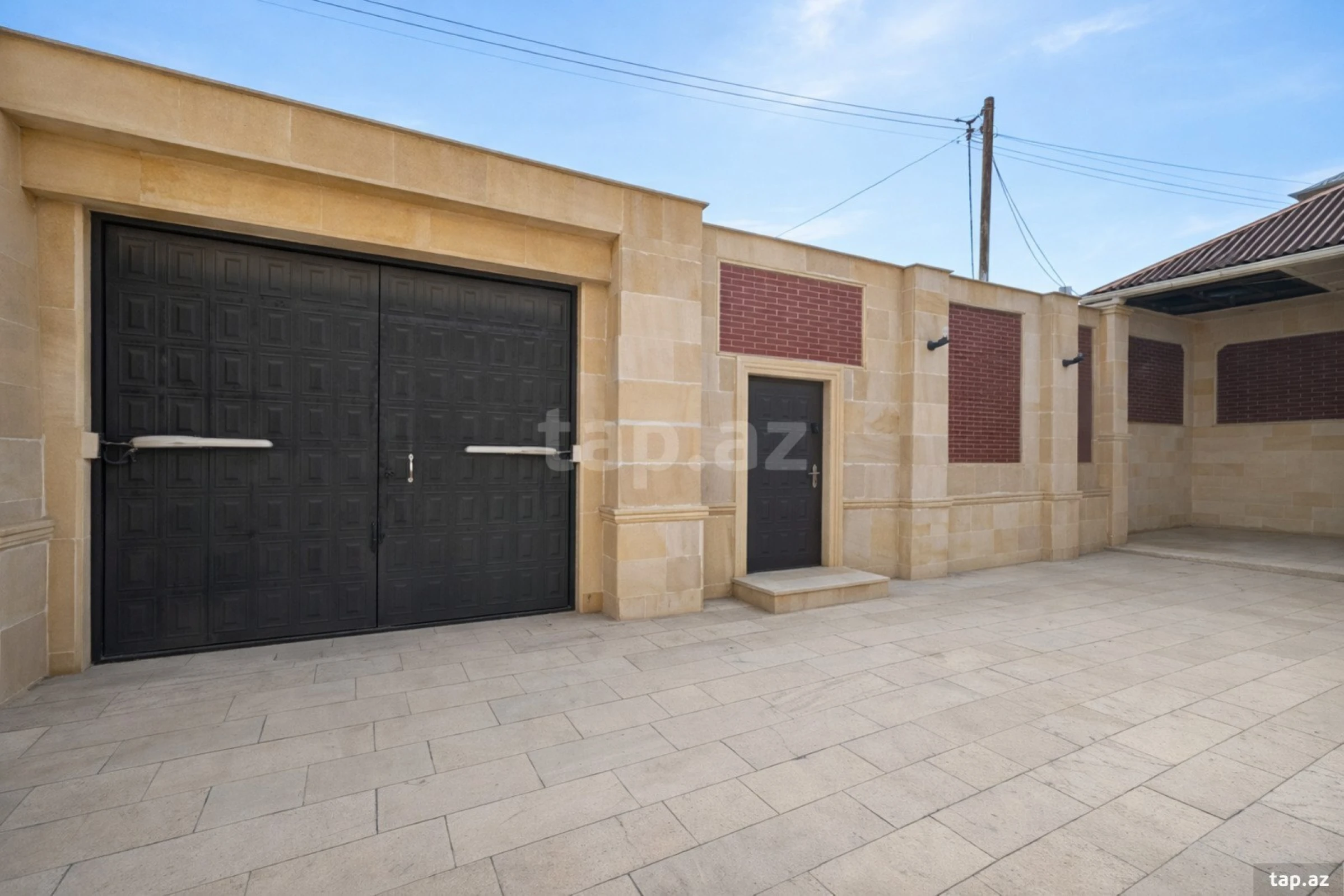 Satılır 6 otaqlı həyət evi