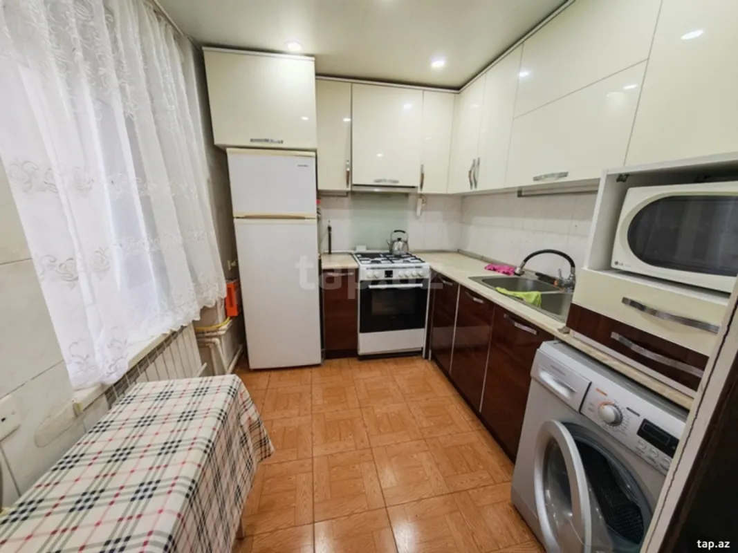 Kirayə verilir 2 otaqlı mənzil 65 m²