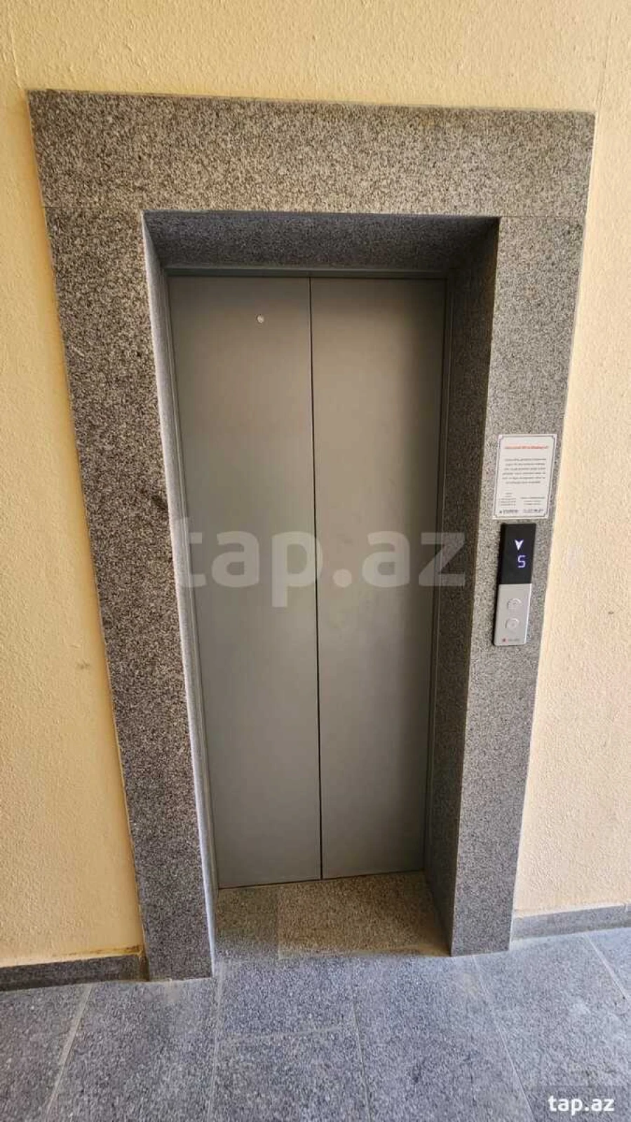 Satılır 2 otaqlı yeni tikili 75 m²