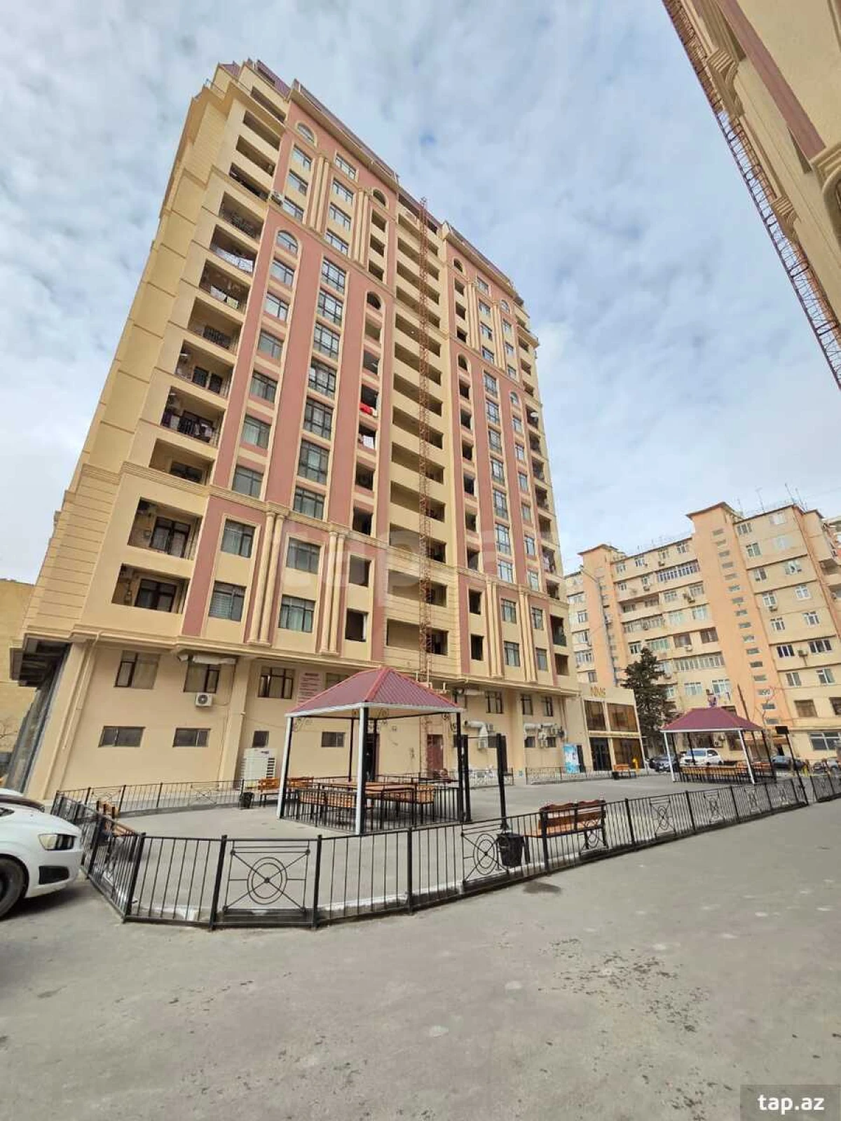 Satılır 2 otaqlı yeni tikili 75 m²