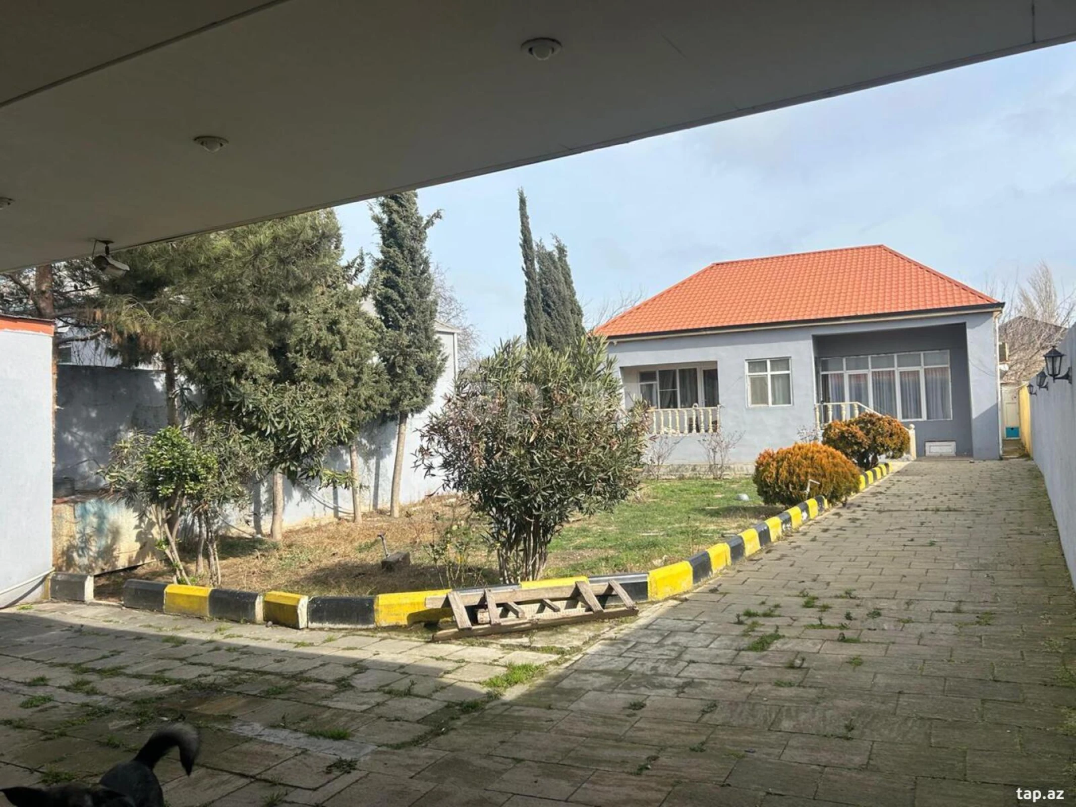 Satılır 4 otaqlı həyət evi