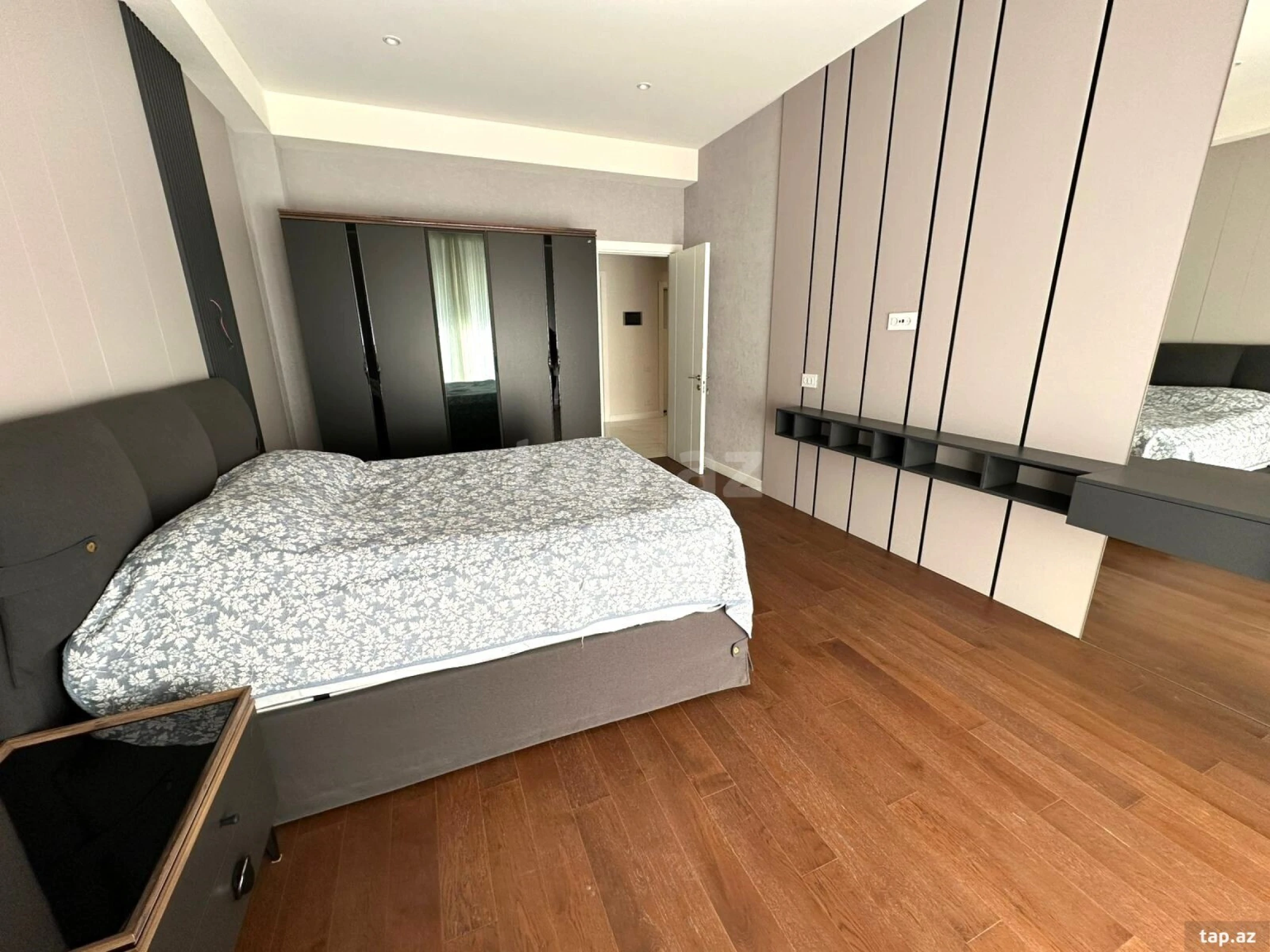 Satılır 2 otaqlı yeni tikili 95 m²