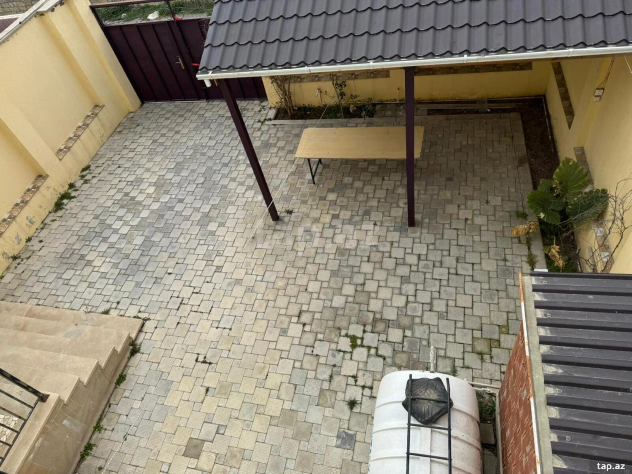 Kirayə verilir 4 otaqlı həyət evi