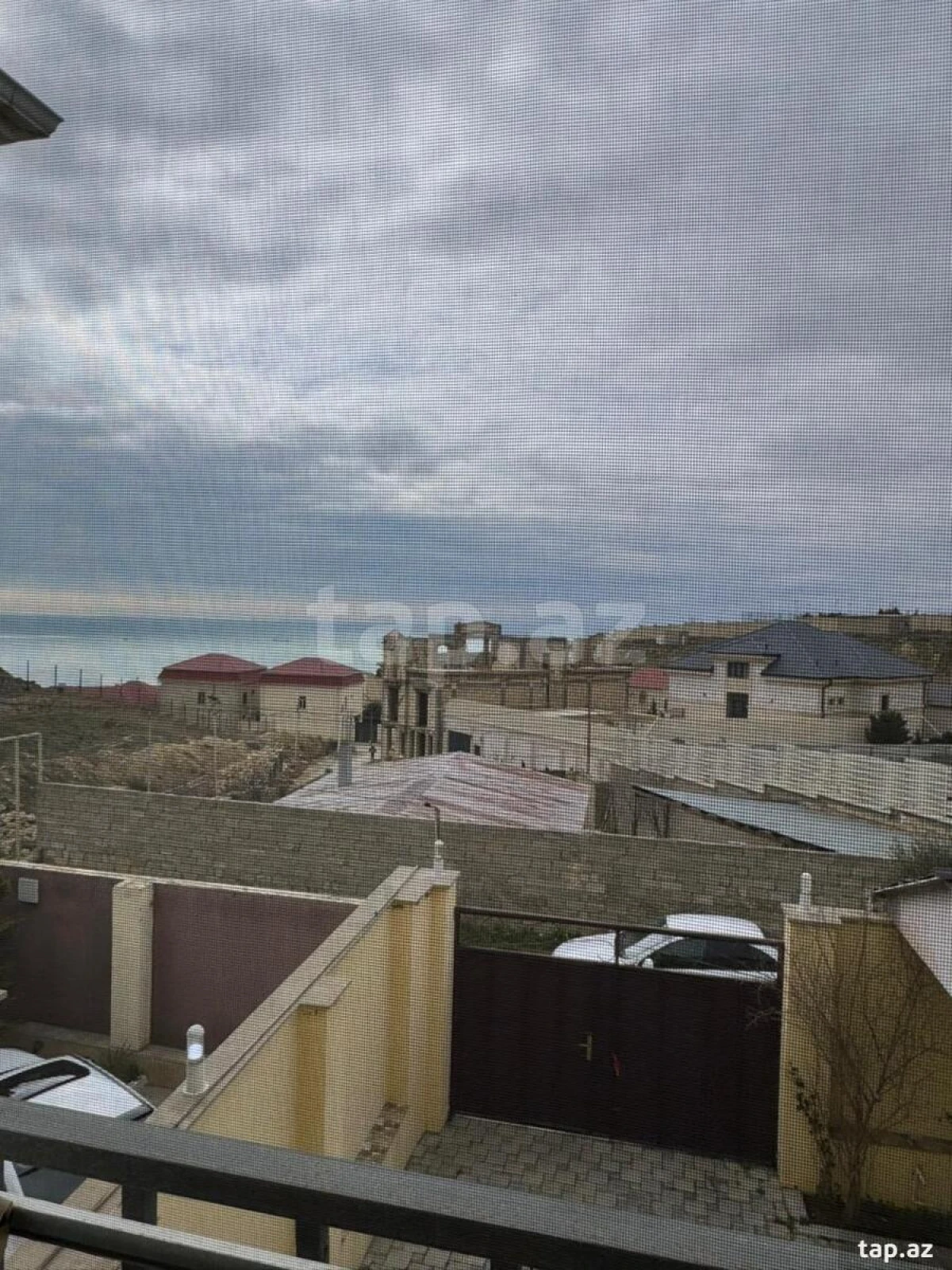 Kirayə verilir 4 otaqlı həyət evi