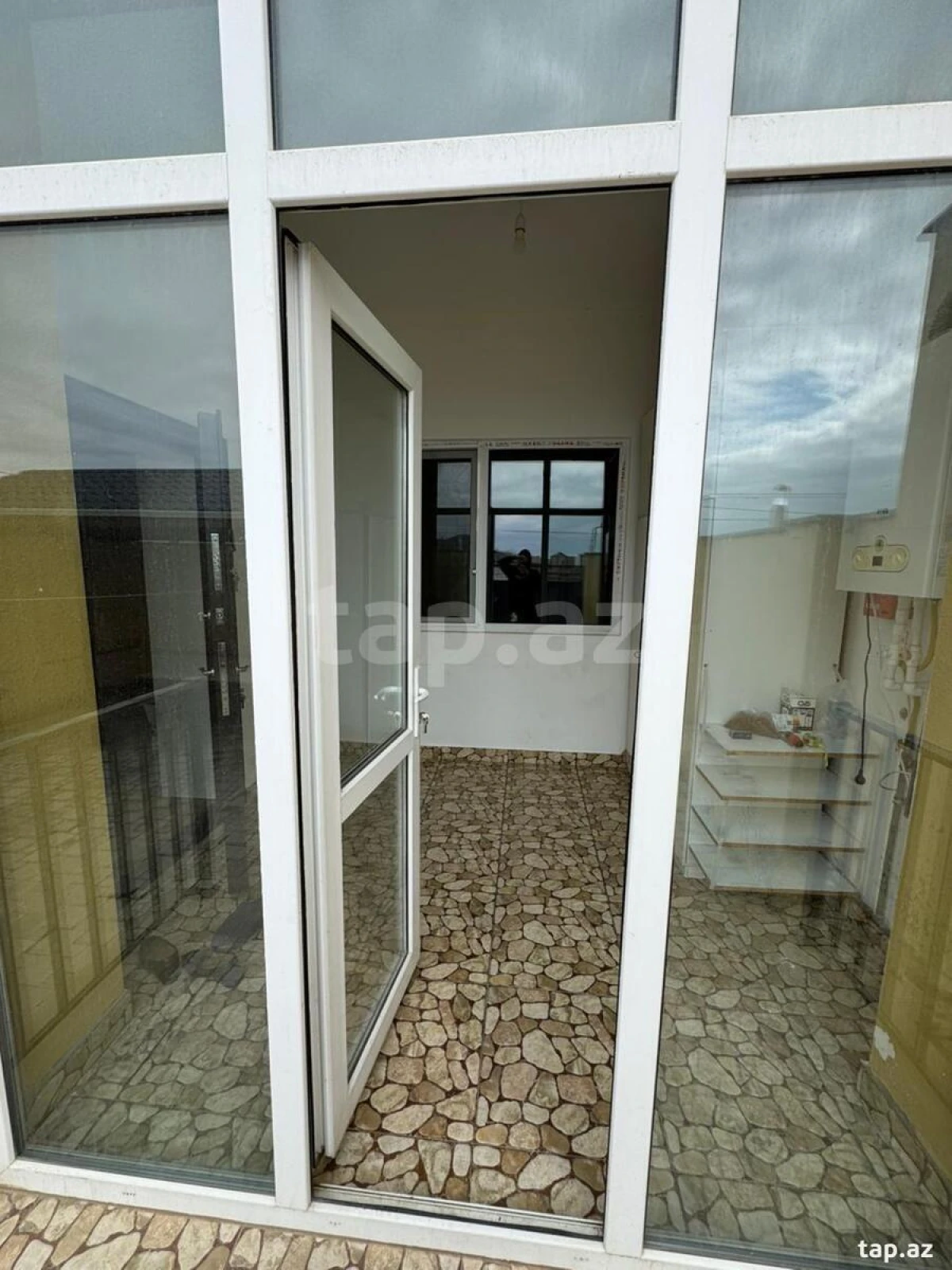 Kirayə verilir 4 otaqlı həyət evi