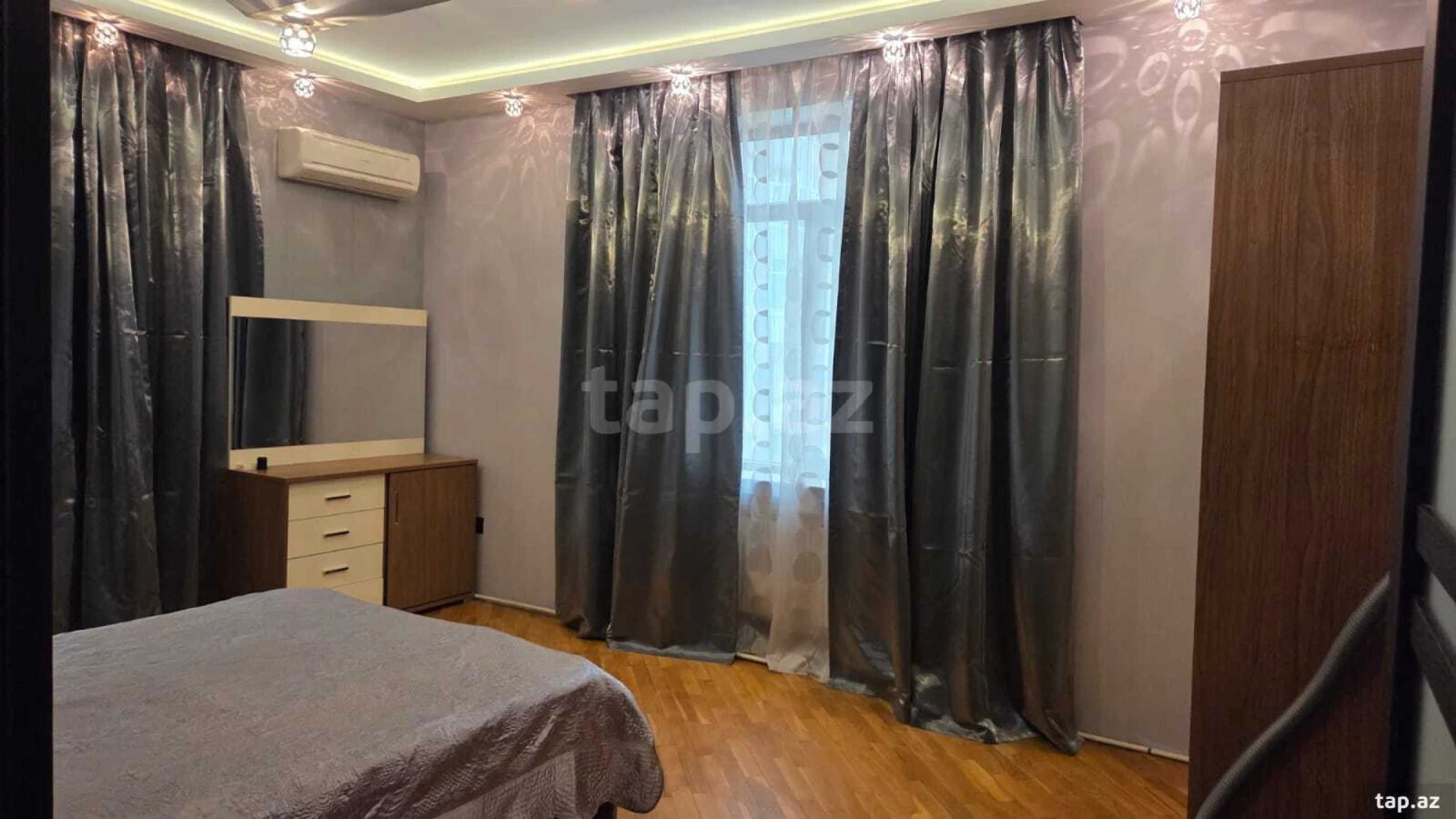 Kirayə verilir 3 otaqlı yeni tikili 150 m²