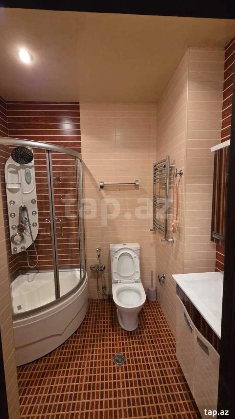 Kirayə verilir 3 otaqlı yeni tikili 150 m²