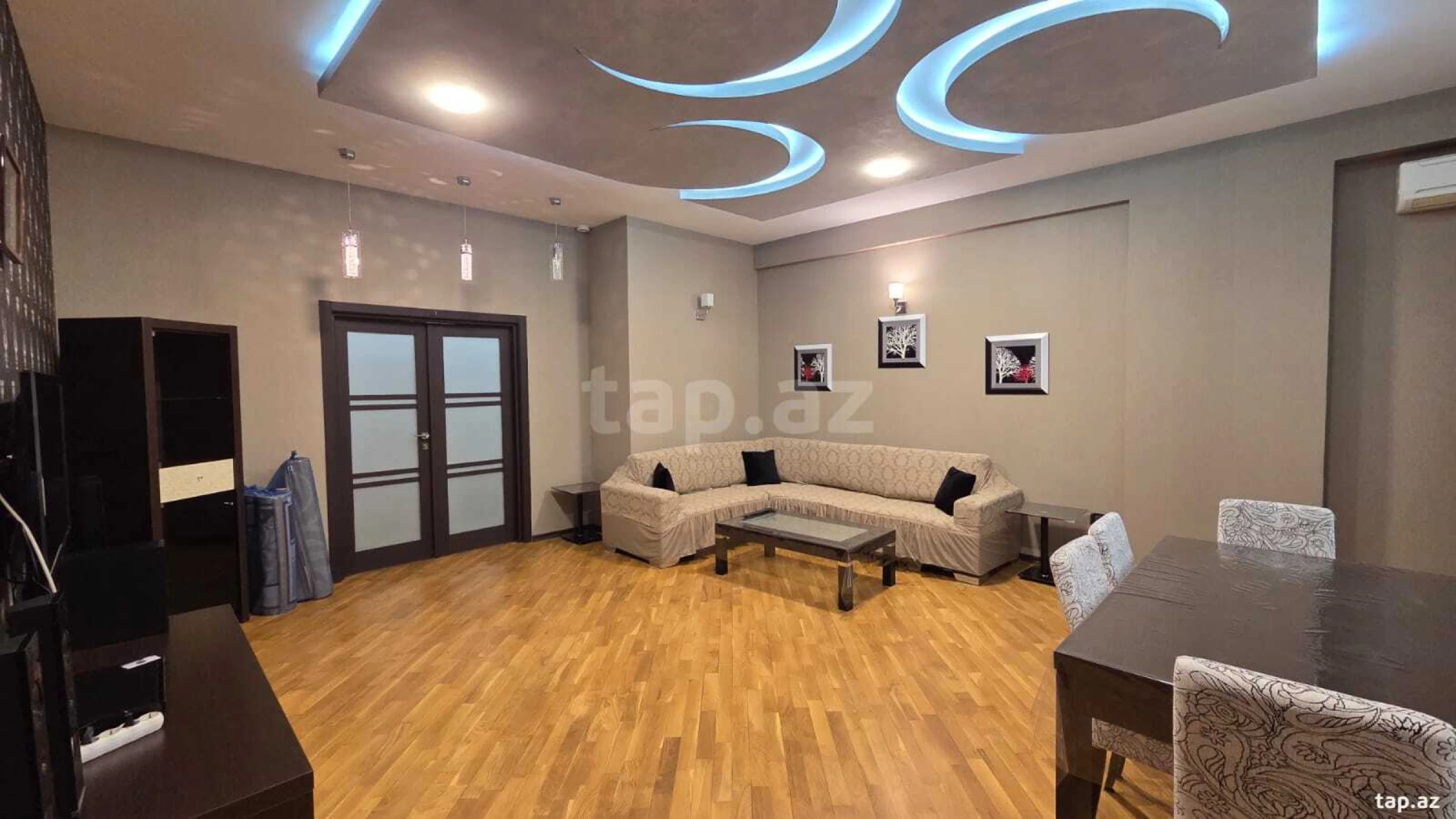 Kirayə verilir 3 otaqlı yeni tikili 150 m²