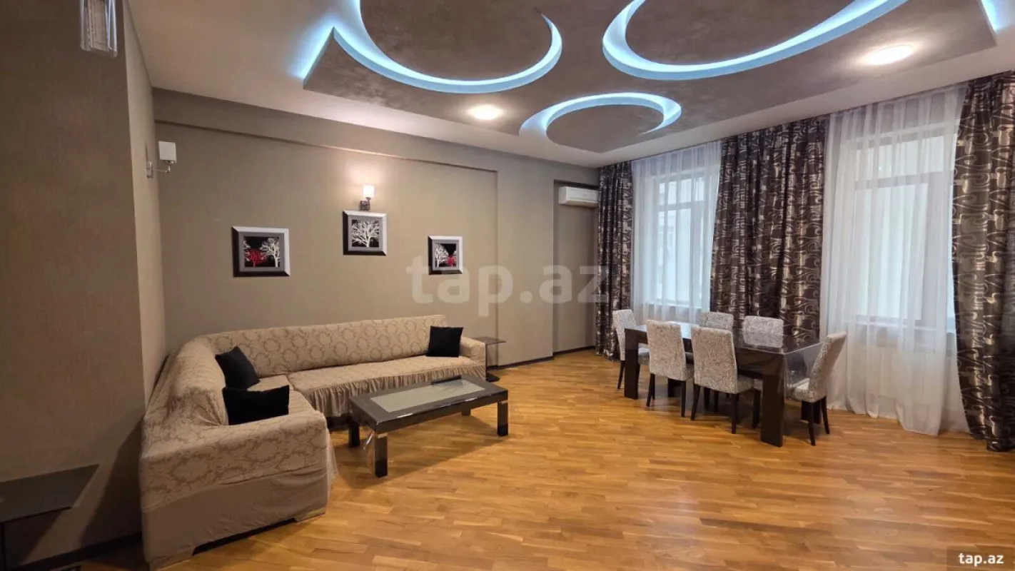 Kirayə verilir 3 otaqlı yeni tikili 150 m²