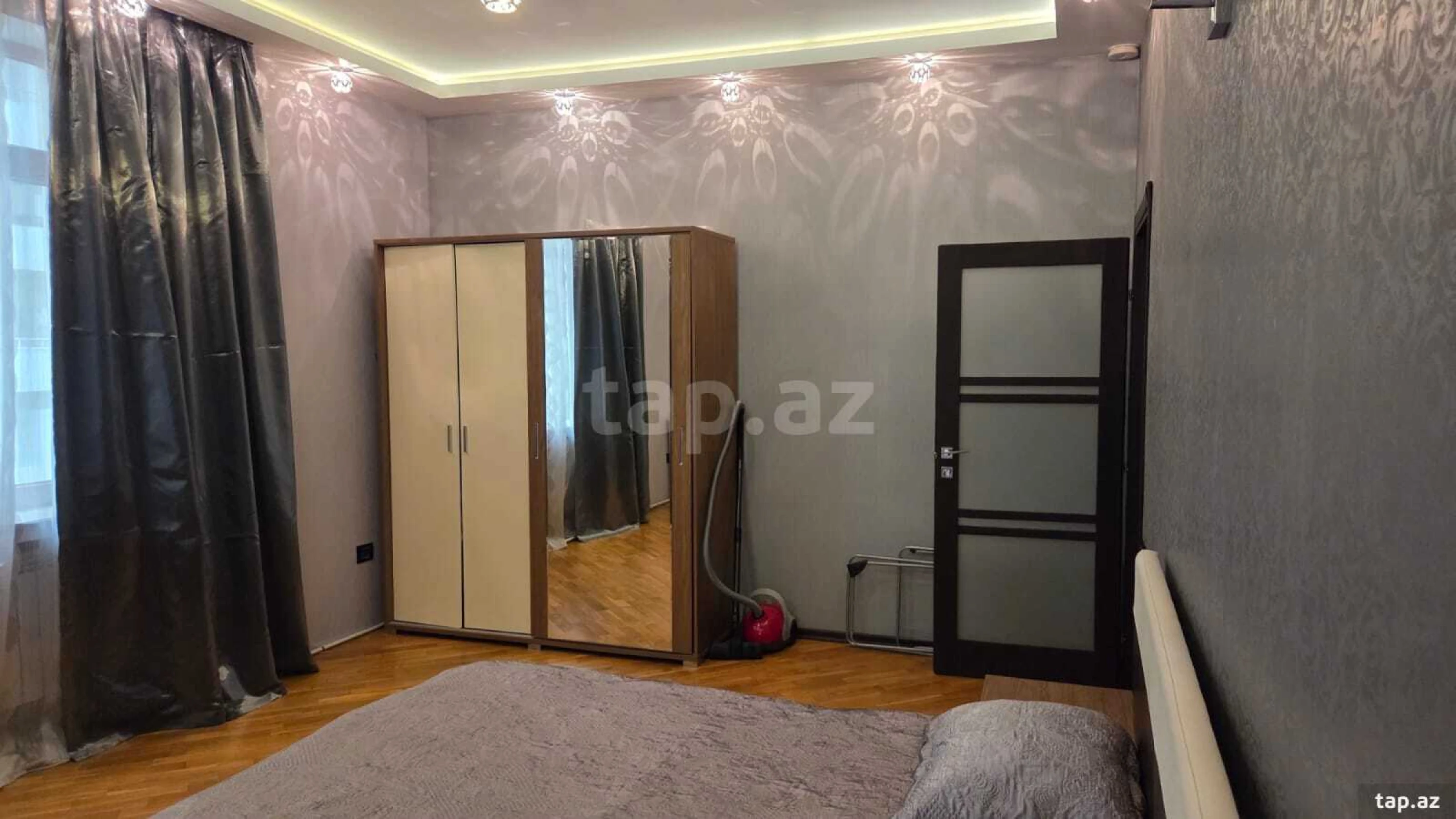 Kirayə verilir 3 otaqlı yeni tikili 150 m²