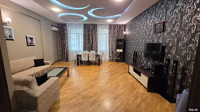 Kirayə verilir 3 otaqlı yeni tikili 150 m²
