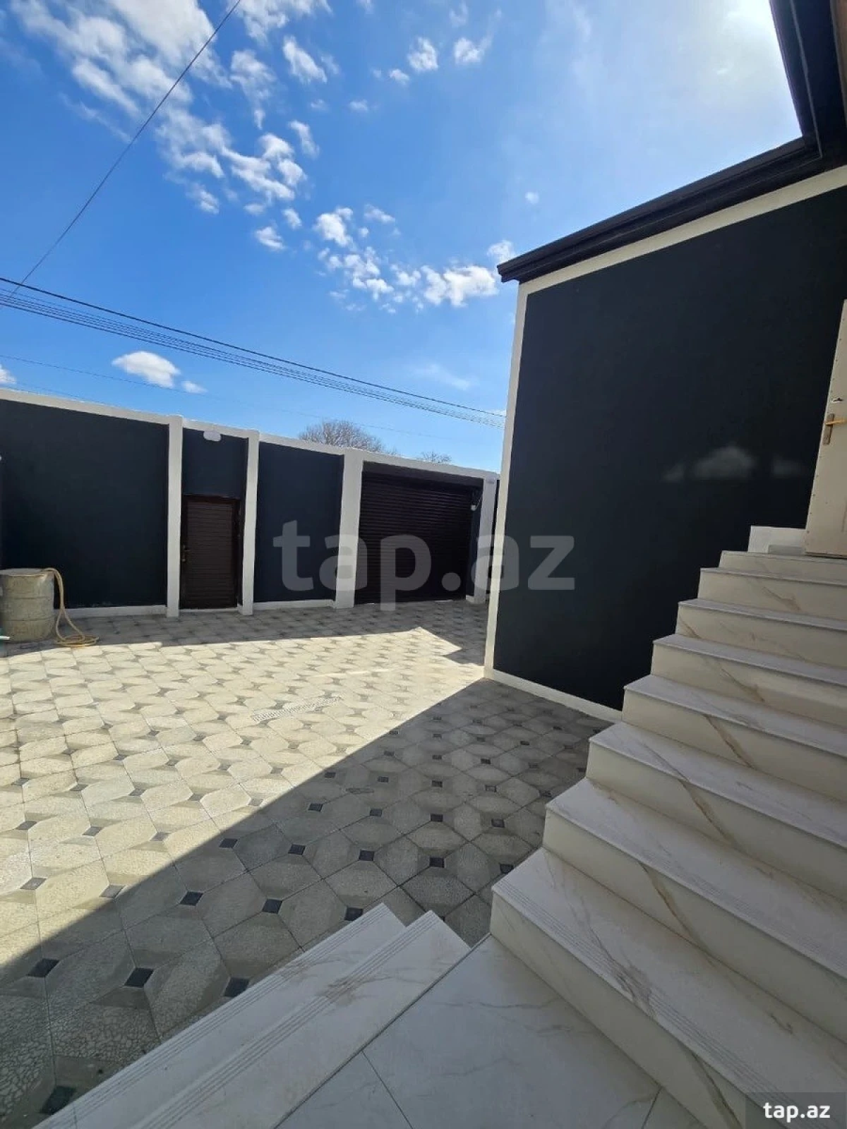 Satılır 4 otaqlı həyət evi