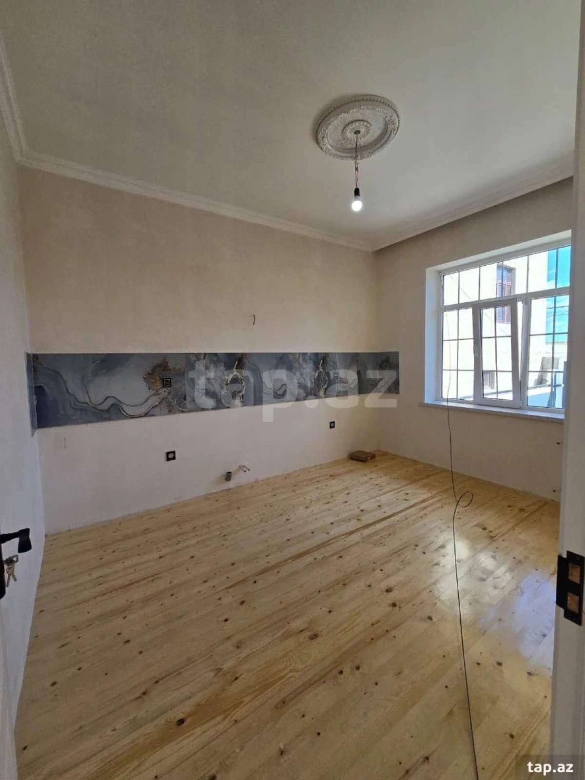 Satılır 4 otaqlı həyət evi