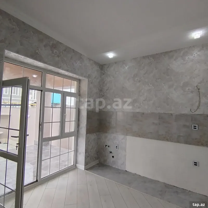 Satılır 4 otaqlı həyət evi