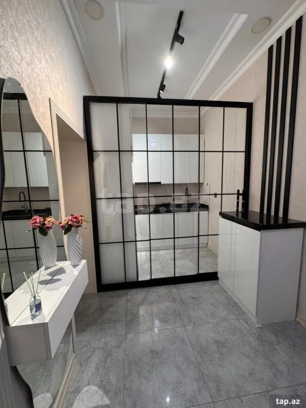 Kirayə verilir 2 otaqlı yeni tikili 100 m²