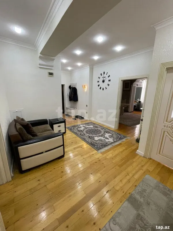 Satılır 3 otaqlı yeni tikili 120 m²
