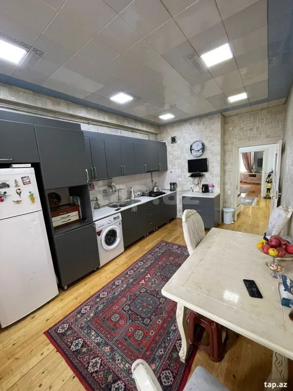 Satılır 3 otaqlı yeni tikili 120 m²