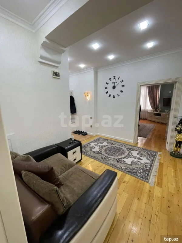 Satılır 3 otaqlı yeni tikili 120 m²