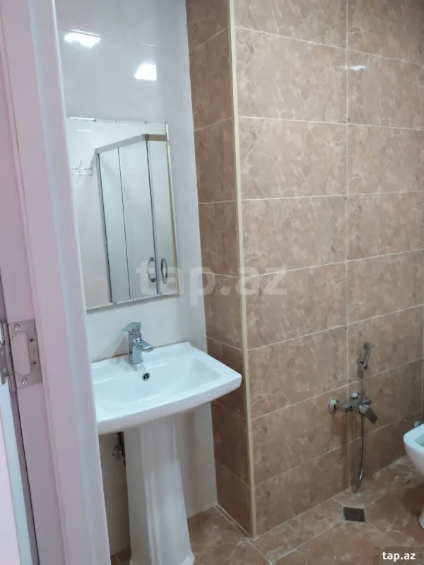 Kirayə verilir 2 otaqlı yeni tikili 100 m²