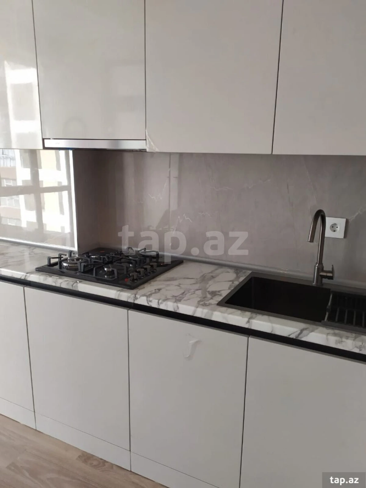 Kirayə verilir 2 otaqlı yeni tikili 100 m²