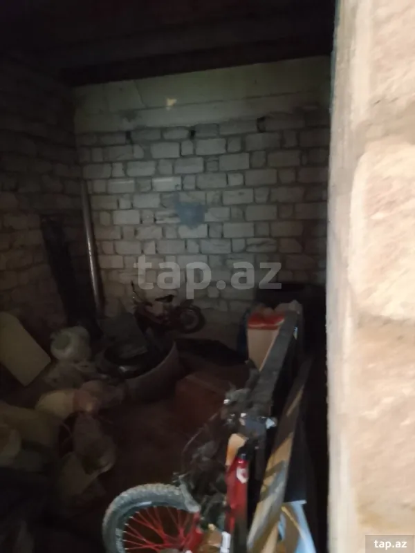 Satılır 8 otaqlı həyət evi