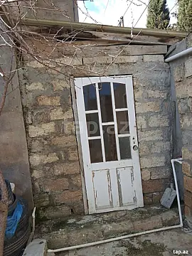 Satılır 8 otaqlı həyət evi