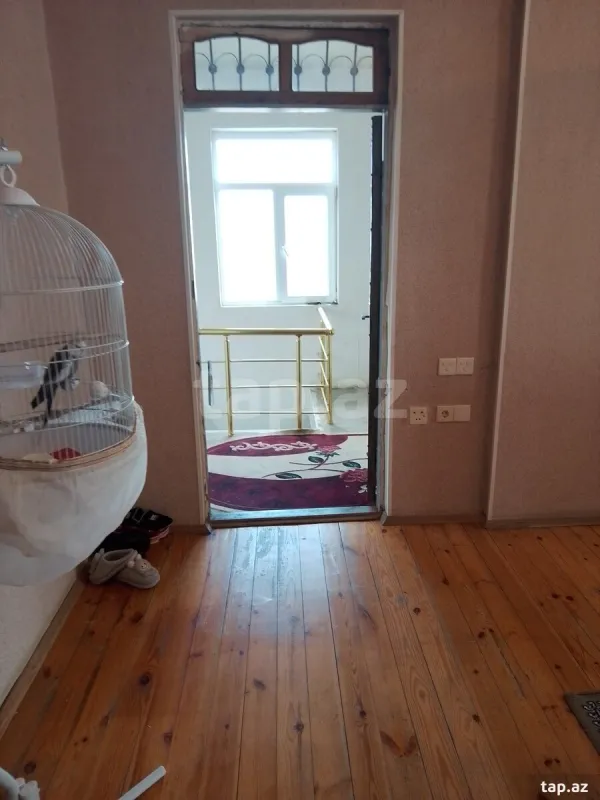 Satılır 8 otaqlı həyət evi