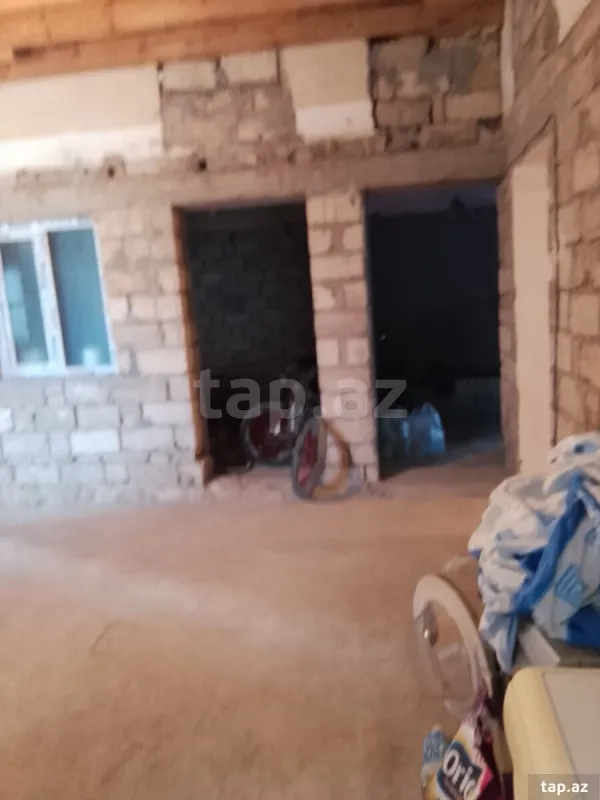 Satılır 8 otaqlı həyət evi