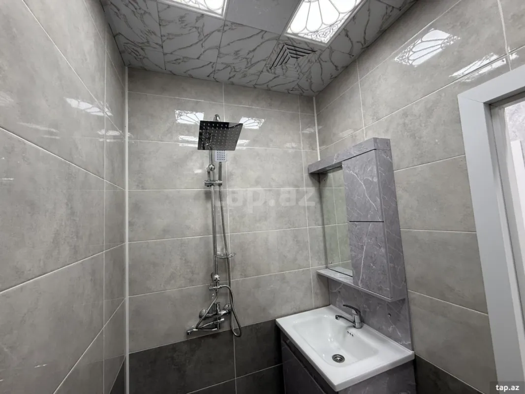 Satılır 3 otaqlı yeni tikili 77 m²