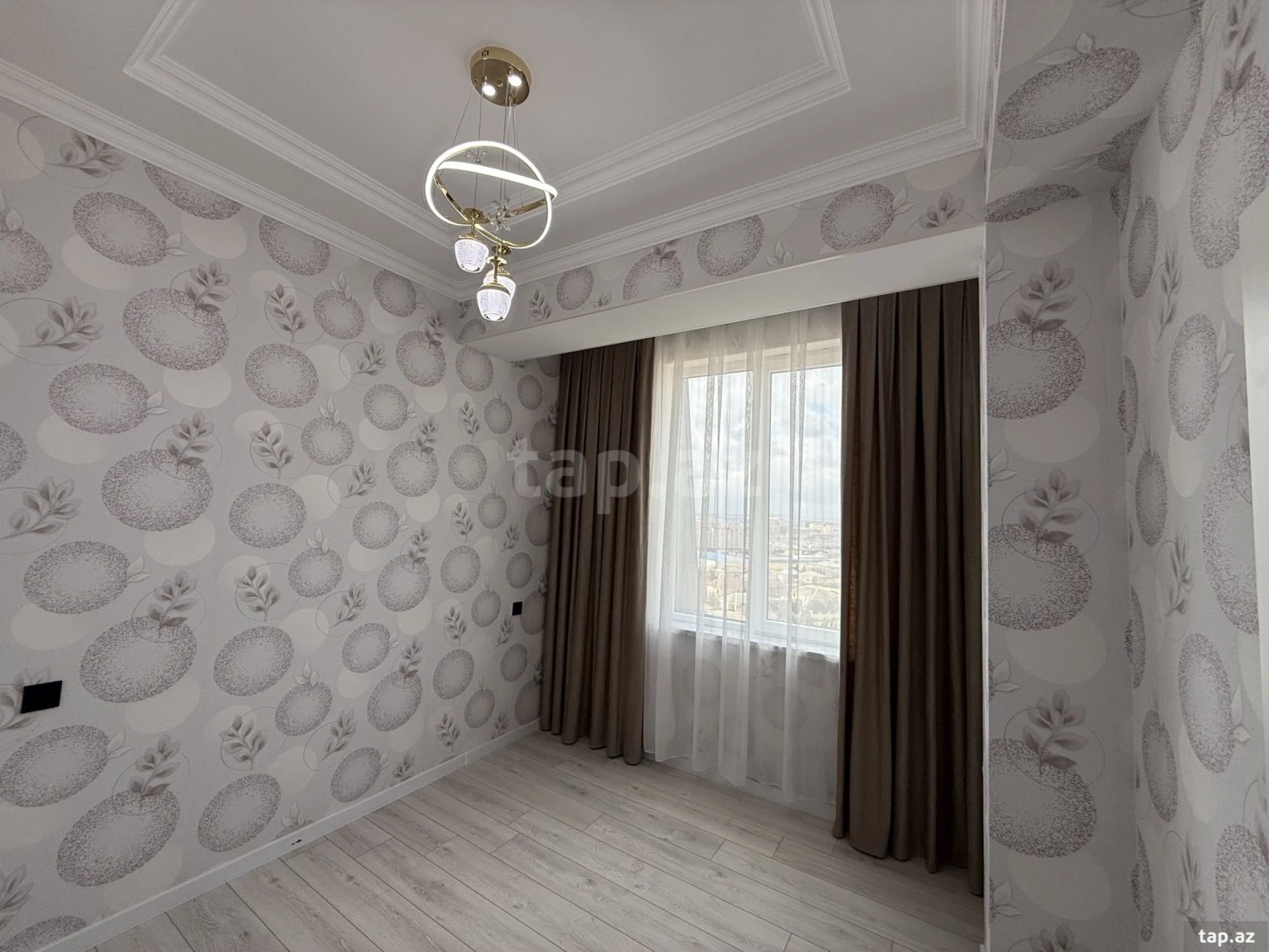 Satılır 3 otaqlı yeni tikili 77 m²