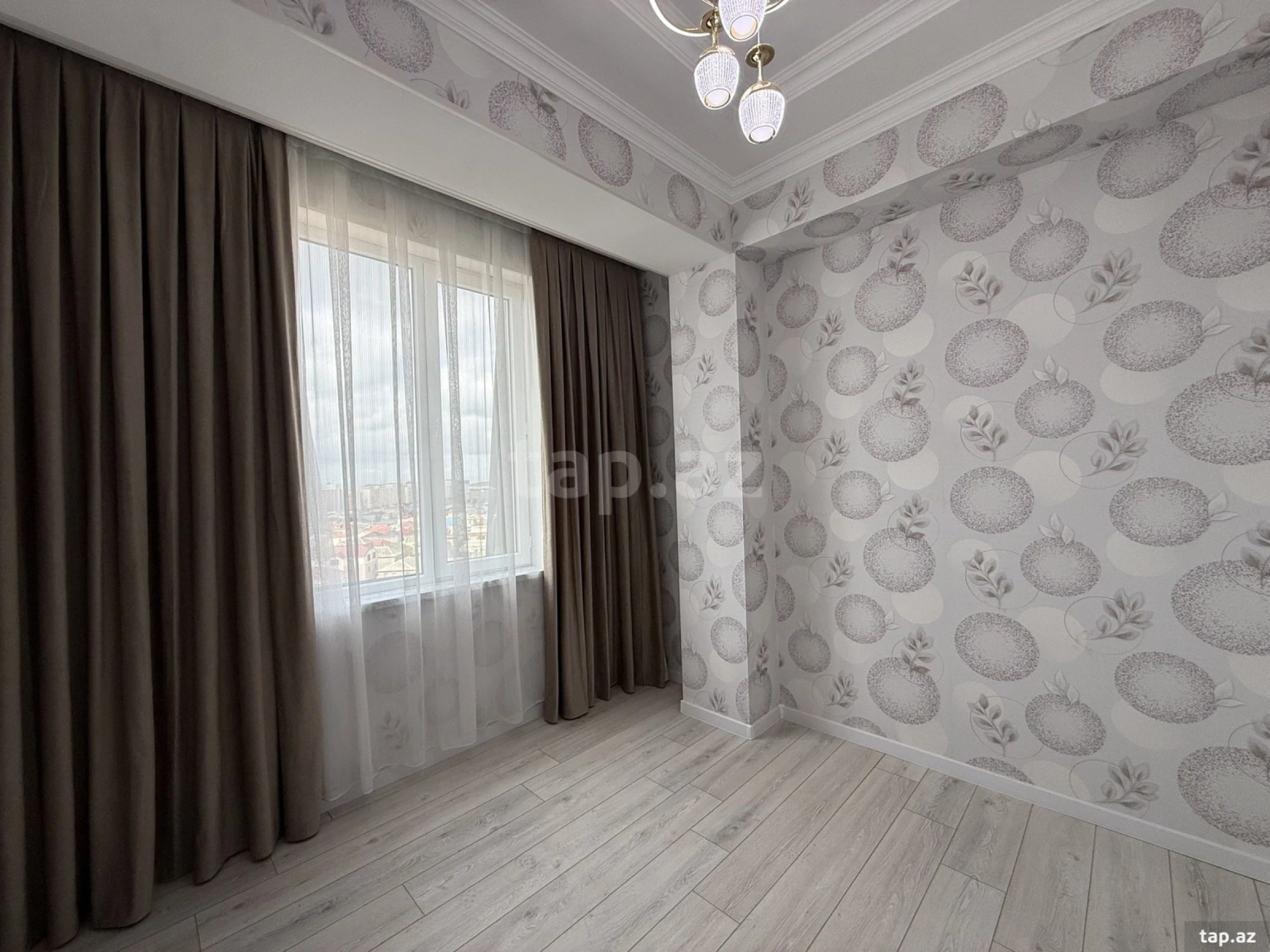 Satılır 3 otaqlı yeni tikili 77 m²