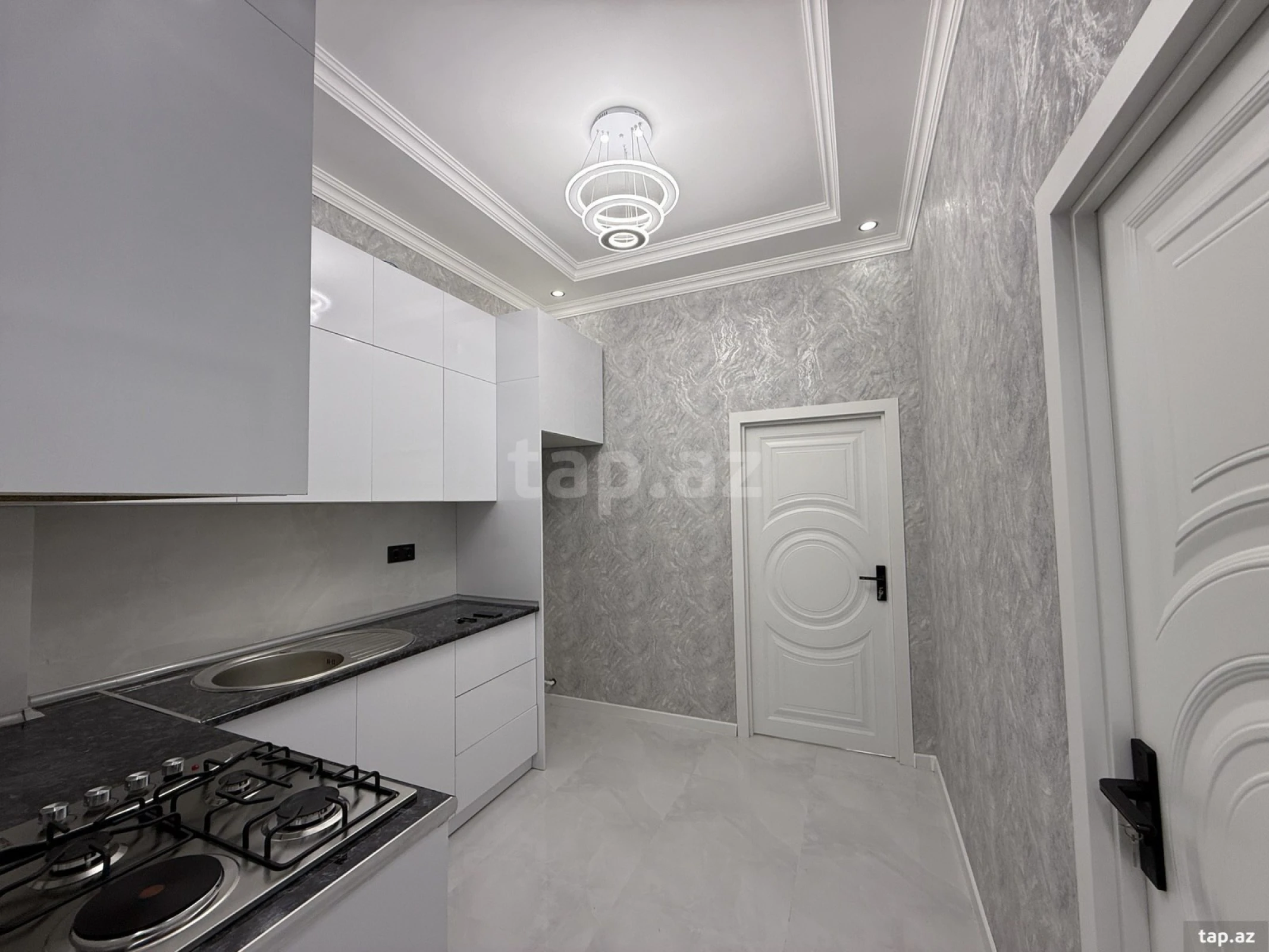 Satılır 3 otaqlı yeni tikili 77 m²