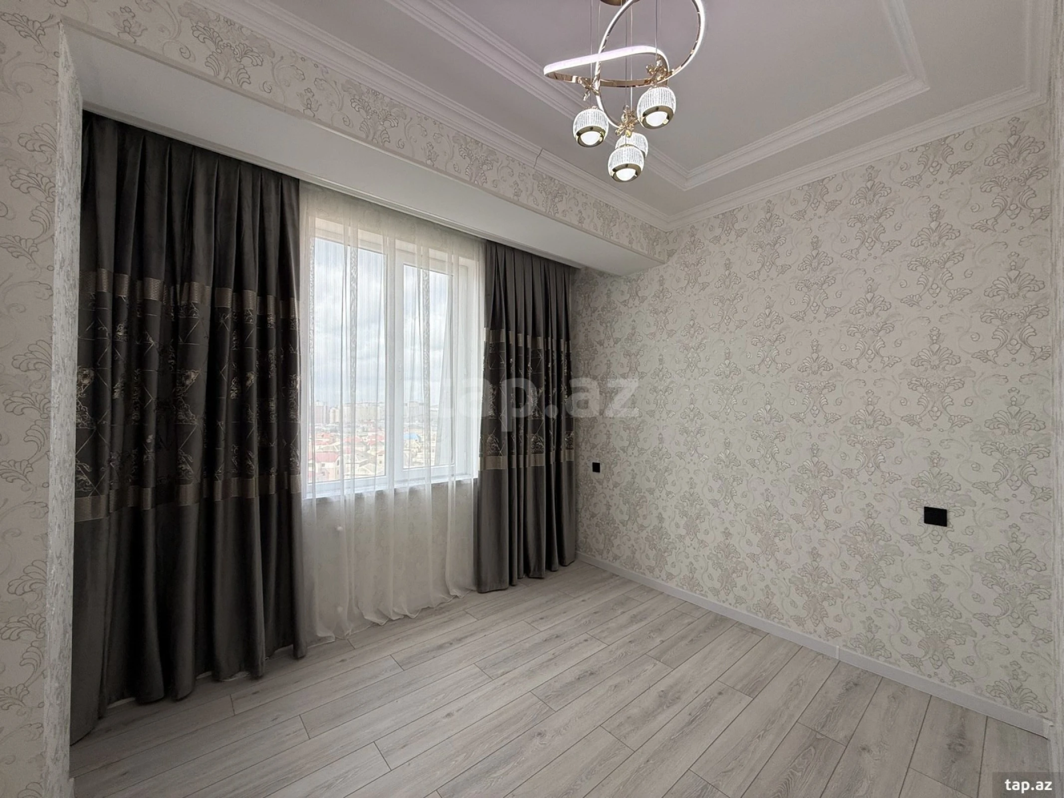 Satılır 3 otaqlı yeni tikili 77 m²