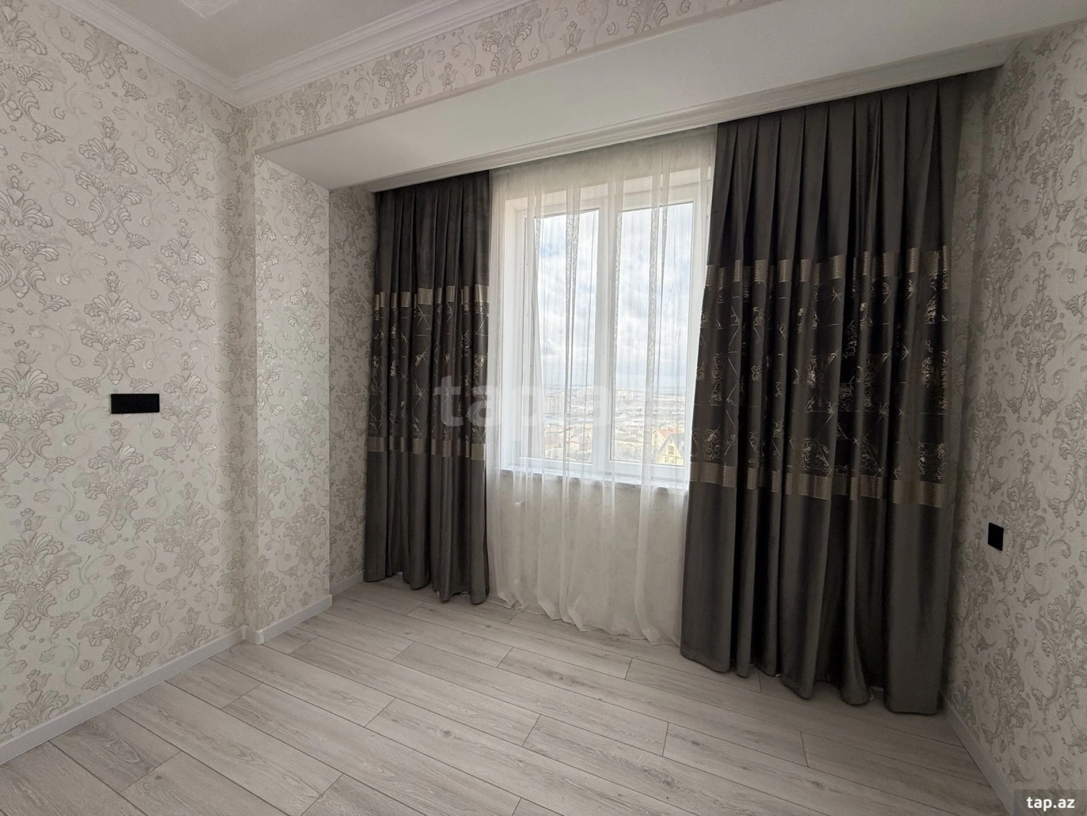 Satılır 3 otaqlı yeni tikili 77 m²