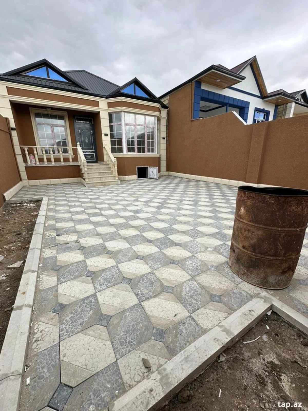 Satılır 3 otaqlı həyət evi