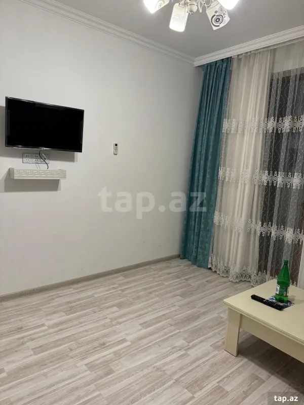 Kirayə verilir 2 otaqlı yeni tikili 60 m²