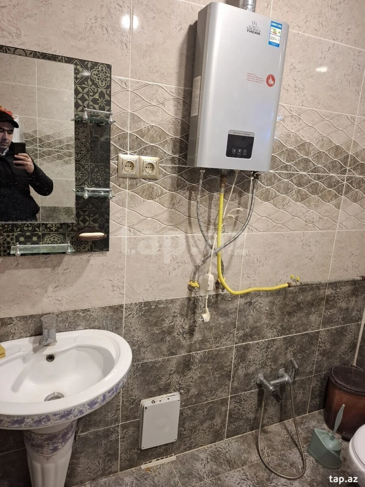 Kirayə verilir 3 otaqlı həyət evi