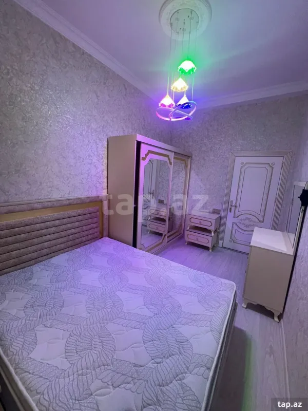 Kirayə verilir 2 otaqlı mənzil 70 m²