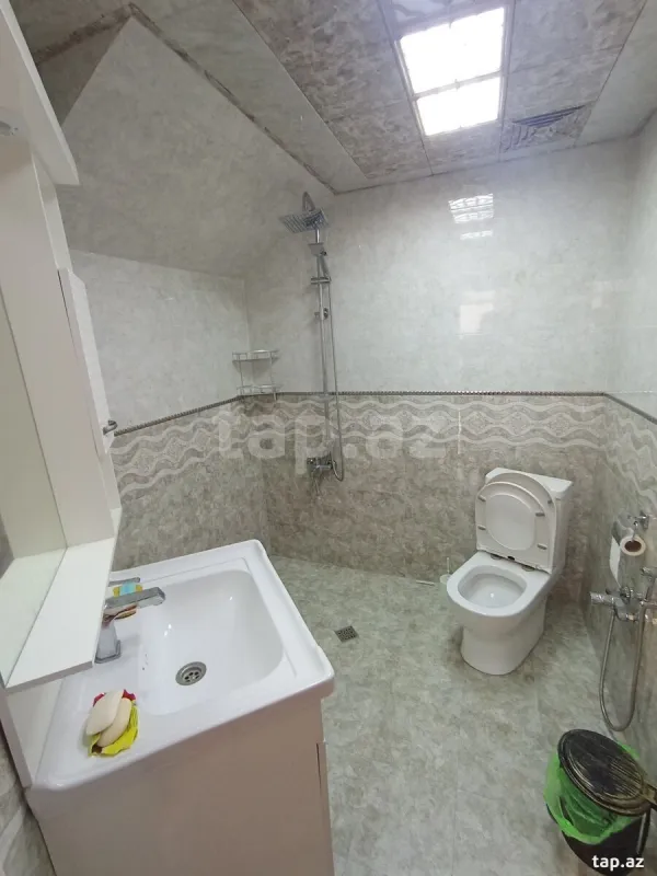 Satılır 4 otaqlı həyət evi 135 m²