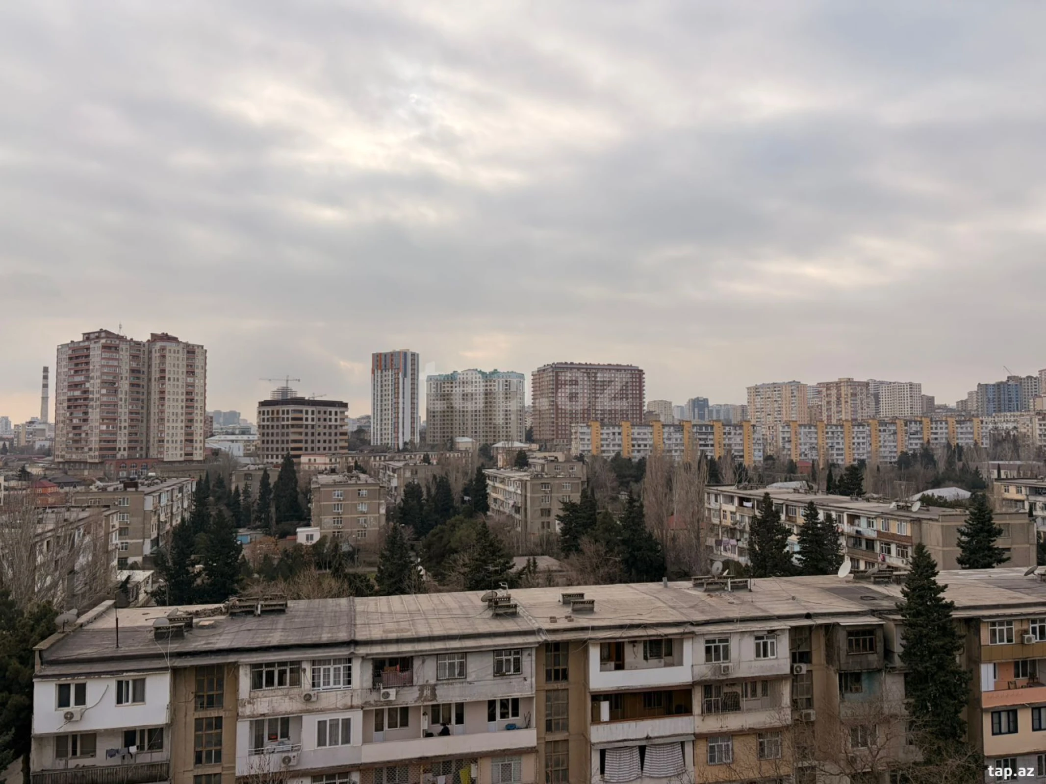 Satılır 2 otaqlı mənzil 67 m²