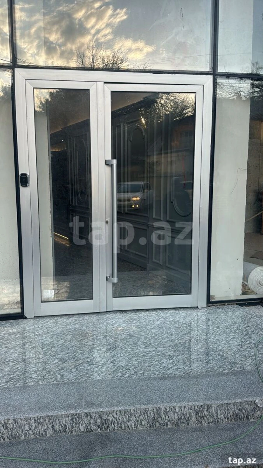 Satılır 3 otaqlı yeni tikili 120 m²