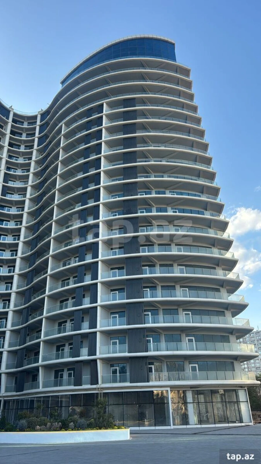 Satılır 3 otaqlı yeni tikili 120 m²