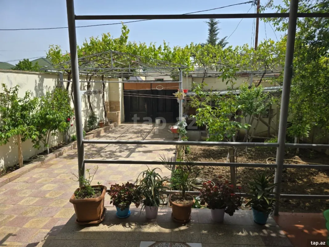 Satılır 4 otaqlı həyət evi